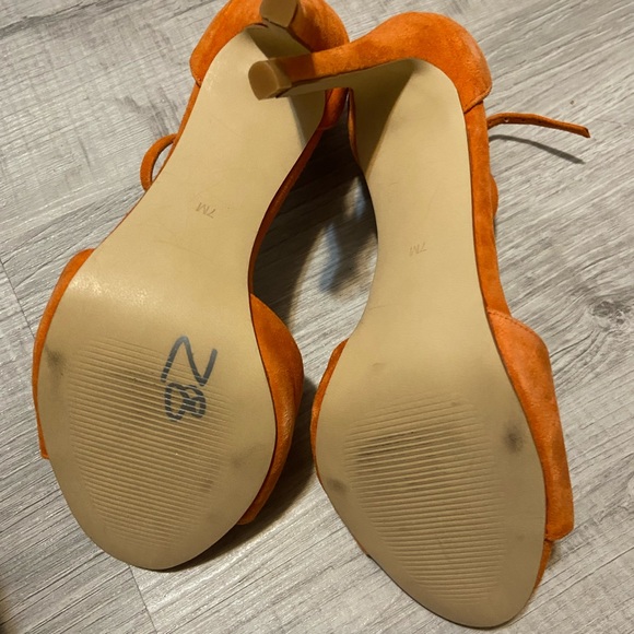 Womens high heels 4” - Picture 2 of 2